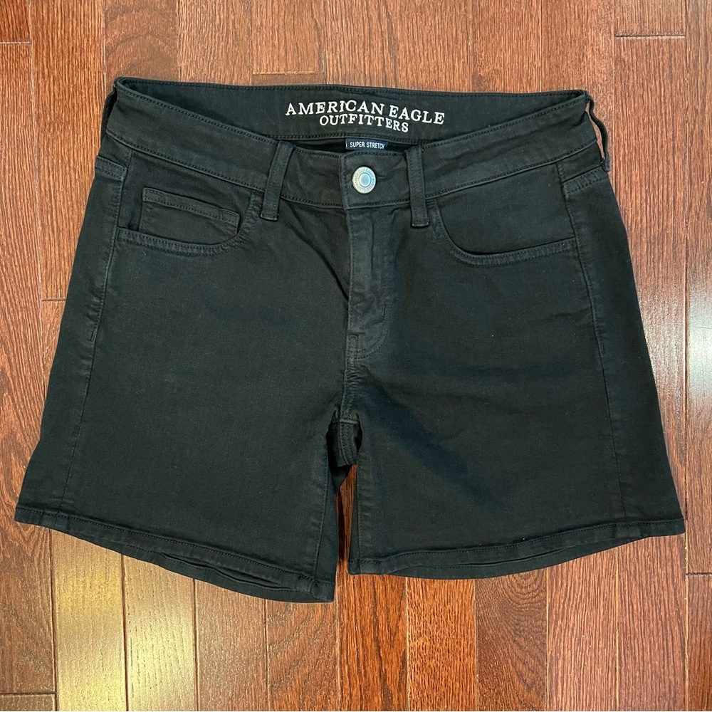 FREE 🖤 American Eagle Midi Shorts in Black Super Stretch